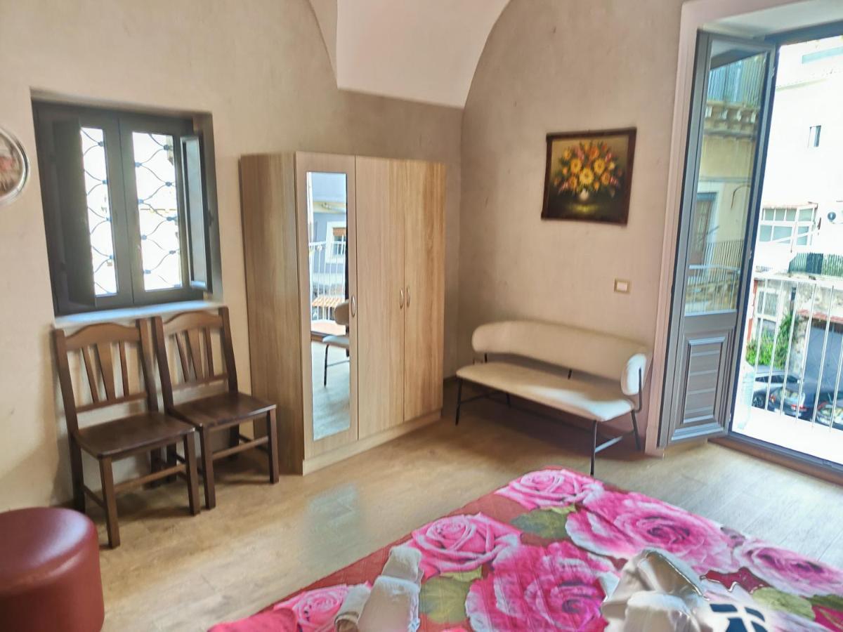 Апартаменты Pantaleone Holiday House Катания Экстерьер фото